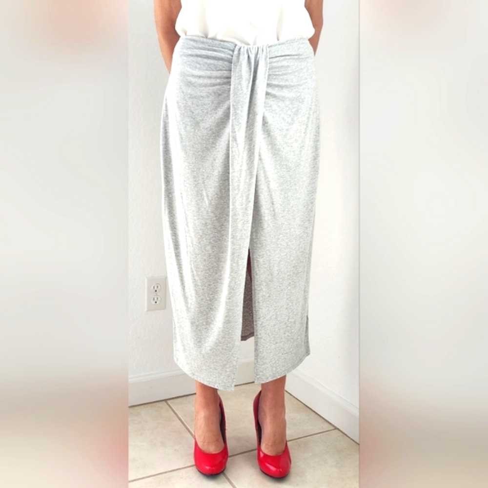 DKNY Women's Grey Midi Skirt NWT.  Size Medium